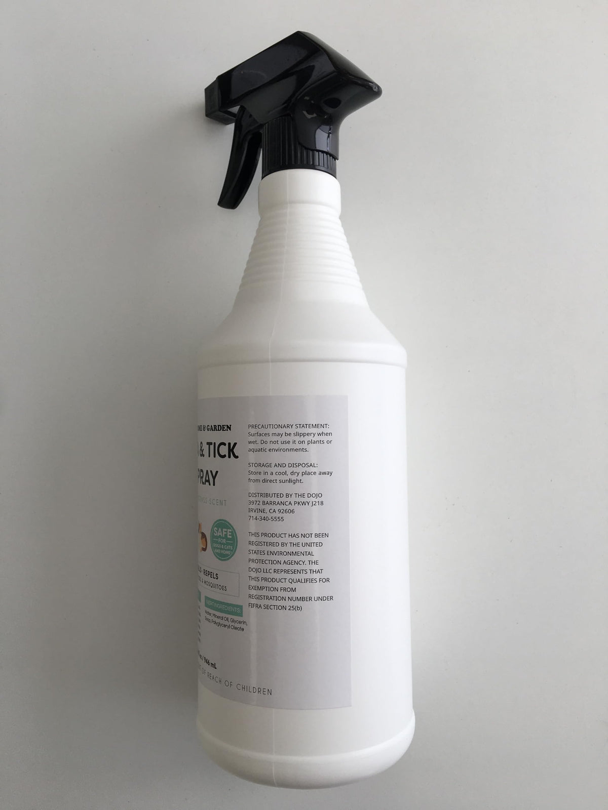Flea and Tick Spray for Dogs & Cats 32oz L4604