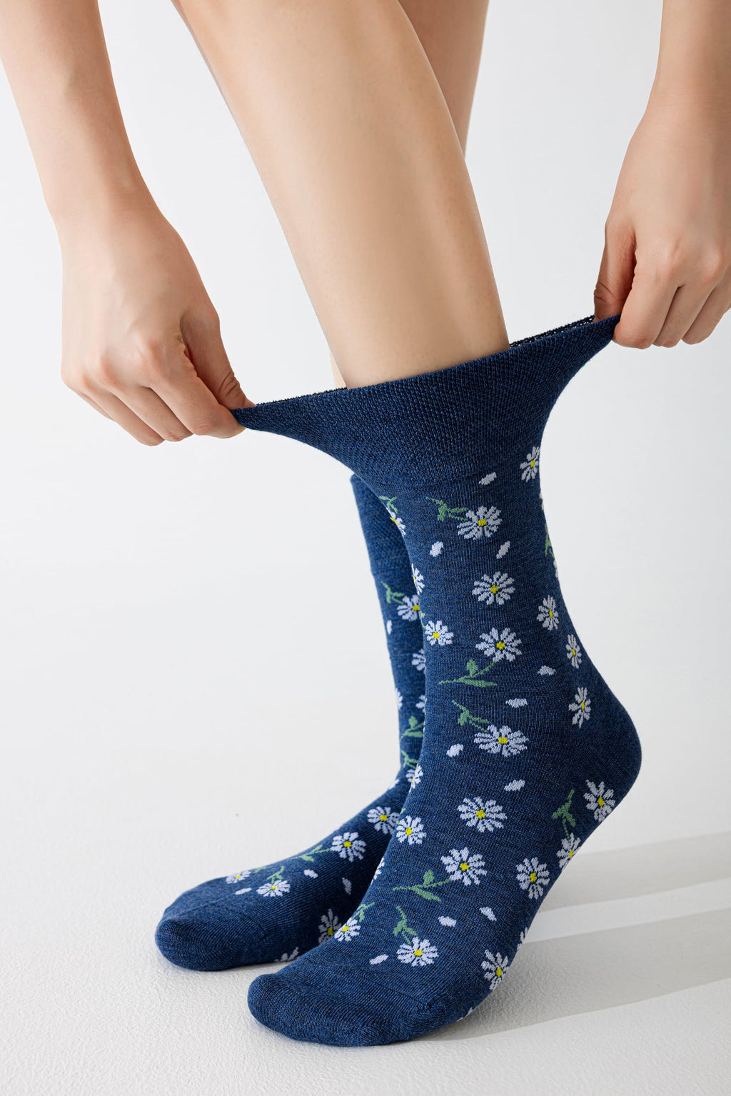 Bamboo Viscose Non Binding Crew Socks, 5 Pairs I52822