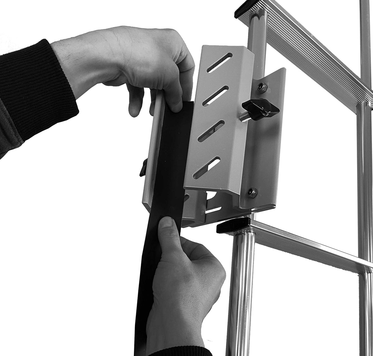 Universal Flag Pole RV Ladder Mount X4768